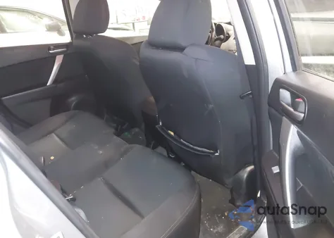 2011 Mazda Mazda3 S Sport z USA, uszkodzony, nr VIN JM1BL1U55B1480643